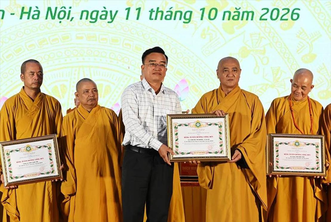 truyen-thong-phat-giao-viet-nam-sau-15-nam-tu-tin-phat-su-den-ket-noi-cong-dong_nguoiphattu_com_nhu luc pham ngoc son  (94).jpg
